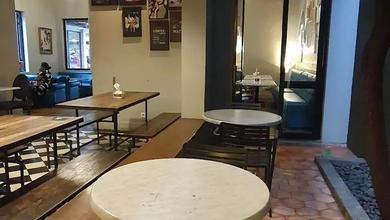 Ruang Usaha Bagus dan Terawat di Sayap Riau Cocok untuk Resto