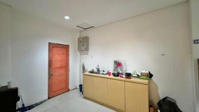 Sewa Gedung 4 Lantai di Soekarno Hatta Lokasi Strategis, Lebar Muka 13 Meter