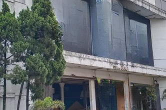 Ruang Usaha 2 Lantai Lebar 30 Meter di Surya Sumantri  Lokasi Strategis