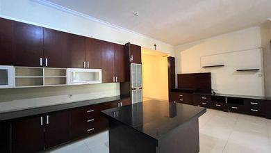 Jual Rumah Bagus Luas 180 m2 area Batununggal, Bandung