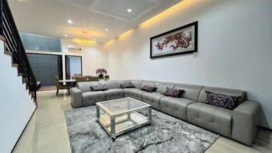 Jual Rumah Eksklusif LT 200 m2 di Singgasana, Bandung
