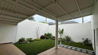 Rumah Mewah di Kawasan Padalarang, Bandung Barat, LB 350m², Harga 5,8 Miliar