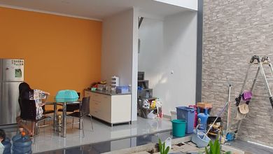 Penawaran Eksklusif, rumah Prestisius di Taman Kopo Indah, Bandung, LB 300m²