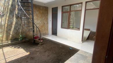 Penawaran Langka, rumah Prestisius di Taman Holis Indah, Bandung, LB 160m²