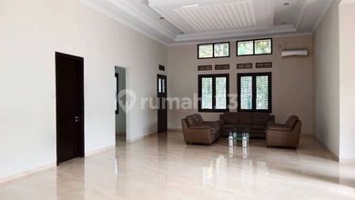Hunian Elegan di Kota Baru Parahyangan, Bandung, 4 KT, LT 960m²