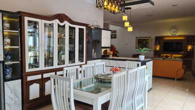 Penawaran Eksklusif, rumah Prestisius di Kota Baru Parahyangan, Bandung, LB 450m²