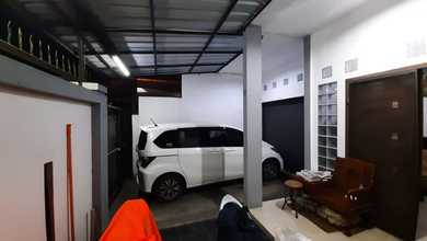 Kesempatan Rumah di Babakan Ciparay, Bandung, LB 170m², Harga 2,1 Miliar