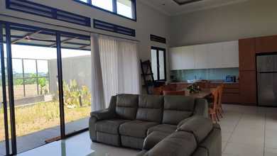 Penawaran Eksklusif, rumah Mewah di Kota Baru Parahyangan, Bandung, LB 268m²