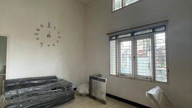 Rumah Minimalis di Kota Baru Parahyangan, Bandung, LT 192 m2