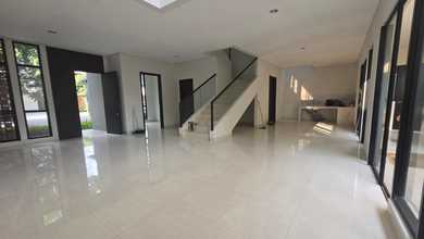 Kesempatan Langka, rumah Mewah di Summarecon Bandung, Bandung, LB 253m²