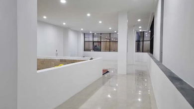 Disewakan Gedung Mainroad Tengah Kota Bandun