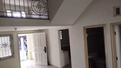 Kesempatan Rumah di Kota Baru Parahyangan, Bandung, LB 200m², Harga 2,3 Miliar