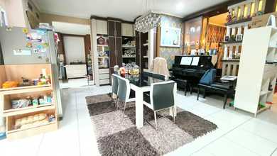 Rumah Mewah di Kawasan Kota Baru Parahyangan, Bandung, LB 460m², Harga 8 Miliar