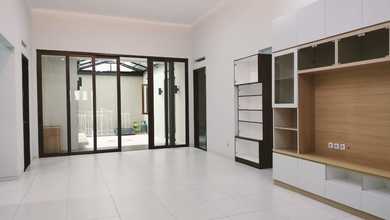 Rumah Sederhana di Kota Baru Parahyangan, Bandung, LT 350 m2
