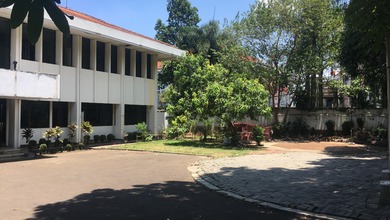 Gedung di Jalan Surapati Cocok untuk Kantor atau Lembaga Pendidikan