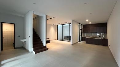 Rumah Mewah di Setra Duta, Bandung, 4 KT, LT 144m²