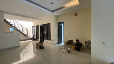 Dijual Rumah Strategis di Singgasana, Bandung - LT 128m²