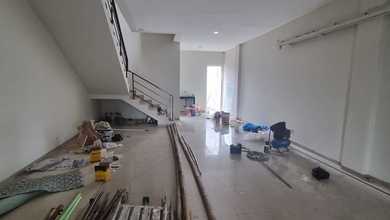 Ruko 3 Lantai Akses Strategis dan Luas Batununggal Indah Raya  