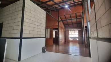 Rumah Siap Huni di Area Taman Kopo Indah, Bandung, LT 144m²