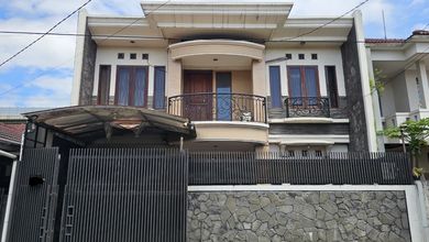 Rumah Dijual di Taman Holis Indah, Bandung, LB 250m², Harga Terbaik!
