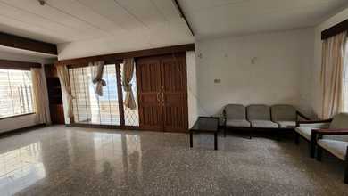 Hunian Mewah di Kawasan Ciumbuleuit, Bandung, LB 150m², Harga 13 Miliar