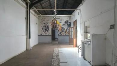 Ruang Usaha Ex Cafe di Jalan Patuha Kota Bandung