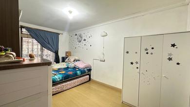 Kesempatan Langka, rumah Mewah di Taman Holis Indah, Bandung, LB 280m²