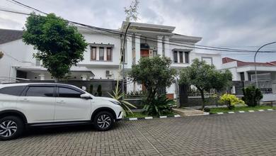 Rumah Elite di Kawasan Batununggal, Bandung, LB 800m², Harga 12,5 Miliar