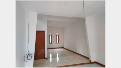 Kesempatan Rumah di Margahayu, Bandung, LB 130m², Harga 1,1 Miliar