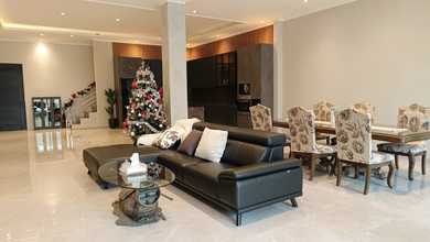 Rumah Elegan di Mekar Wangi, Bandung, 4 KT, LT 320m²