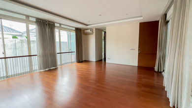 Rumah Elegan di Kota Baru Parahyangan, Bandung, 4 Kamar Tidur, LT 630m²