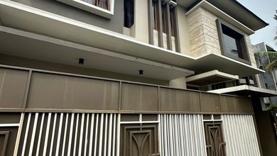 Kesempatan Eksklusif, rumah Prestisius di Singgasana, Bandung, LB 600m²