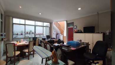 Gedung Komersil Lokasi Oke 800m2 Dijual di Braga