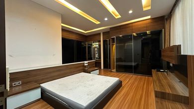 Hunian Elegan di Pasteur, Bandung, 5 KT, LT 220m²