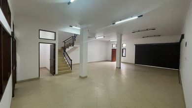 Rumah Dijual di Taman Holis Indah, Bandung, LB 250m², Harga Terbaik!