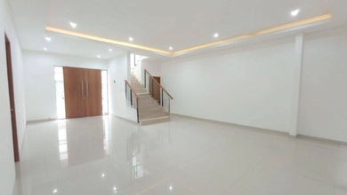 Penawaran Eksklusif, rumah Mewah di Singgasana, Bandung, LB 300m²