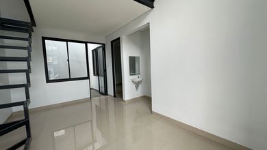 Rumah Modern di Taman Kopo Indah, Bandung, LT 72 m2