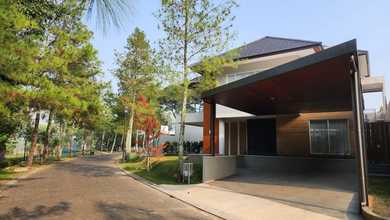 Rumah Mewah di Kota Baru Parahyangan, Bandung, 7 Kamar Tidur, LT 589m²