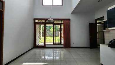 Rumah Mewah di Kawasan Bandung Kota, Bandung, LB 220m², Harga 4,5 Miliar