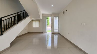 Rumah Sewa Nyaman Lokasi Summarecon Bandung, Bandung, LB 149m²