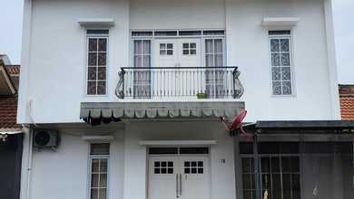 Rumah Modern LT 108 Jual area Kota Baru Parahyangan, Bandung