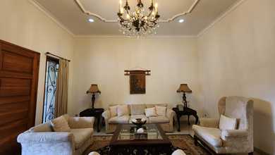 Kesempatan Langka, rumah Prestisius di Supratman, Bandung, LB 500m²