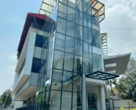 Gedung 4,5 lantai sudah ada lift SHM di Setiabudi 