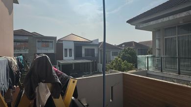 Rumah Minimalis area Kota Baru Parahyangan, Bandung, Luas 270 m2