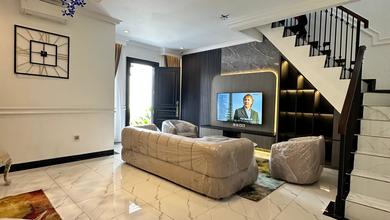 Kesempatan Eksklusif, rumah Prestisius di Kebagusan, Jakarta Selatan, LB 300m²