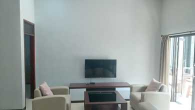 Rumah modern dengan Luas 350 m2 Daerah Kota Baru Parahyangan, Bandung