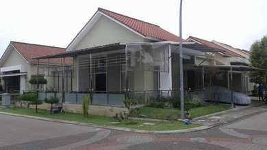 Rumah Elegan di Kota Baru Parahyangan, Bandung, 3 KT, LT 252m²
