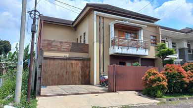 Hunian Elegan di Mekar Wangi, Bandung, 4 KT, LT 273m²