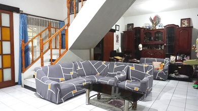 Kesempatan Rumah di Soekarno Hatta, Bandung, LB 150m², Harga 1,9 Miliar