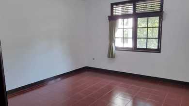 Hunian Mewah di Buah Batu, Bandung, 5 Kamar Tidur, LT 779m²